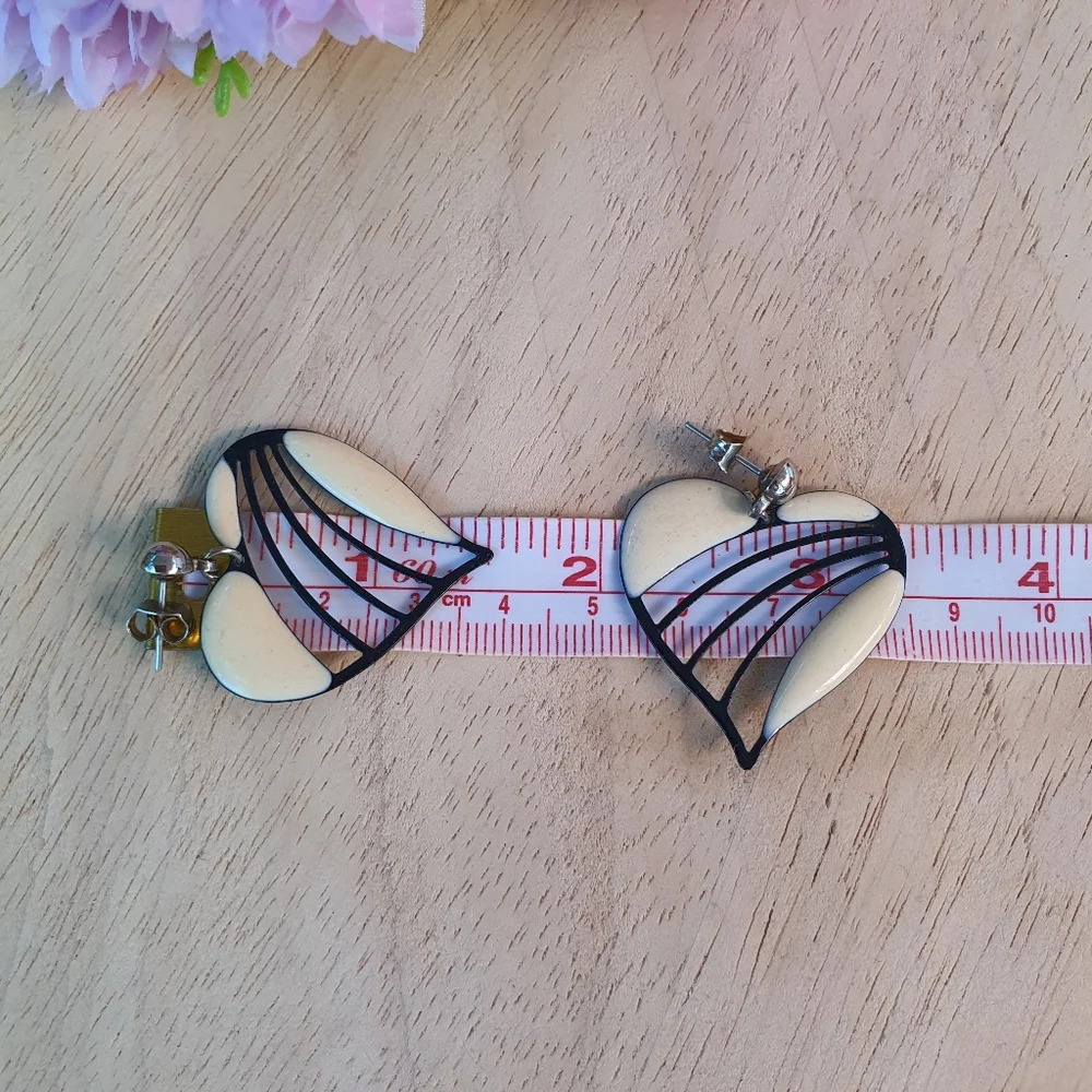 Heart Stud Earrings - Picture 3 of 5